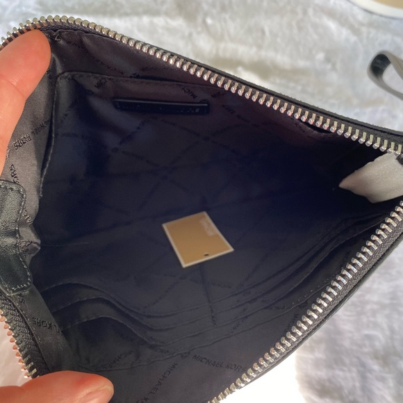 Michael Kors black Fulton clutch wristlet - Picture 3 of 6